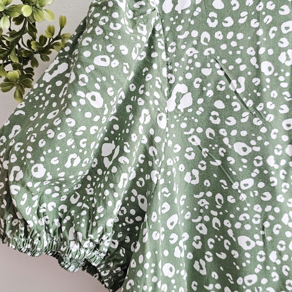 Women's Olive Green All Over Print Round Neck Boho Short Sleeve Blouse Size XL - Picture 12 of 16